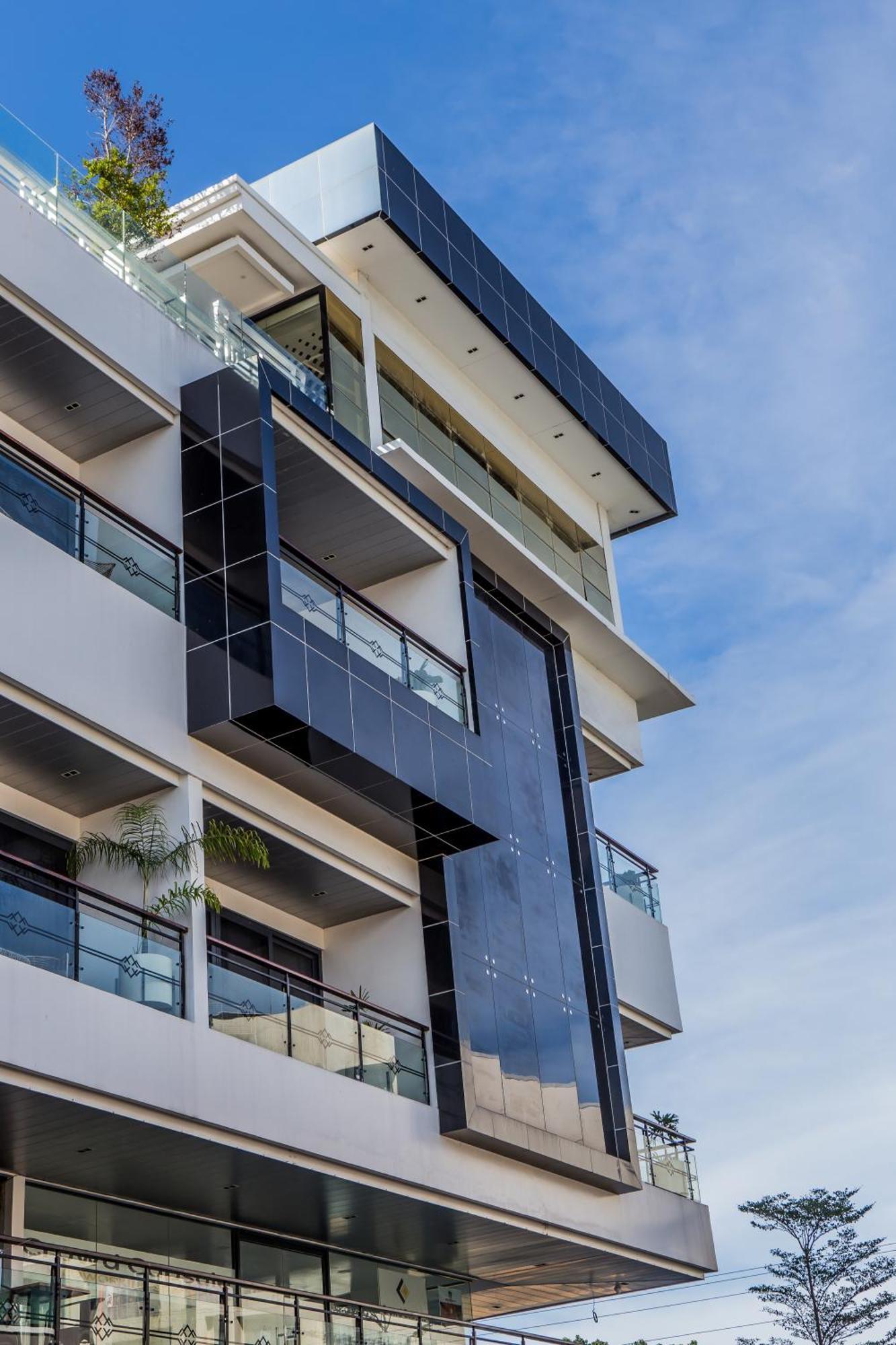 Stonehill Suites Баколод Экстерьер фото