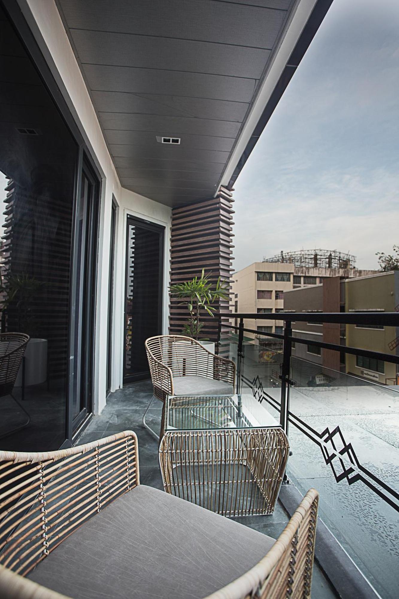 Stonehill Suites Баколод Экстерьер фото
