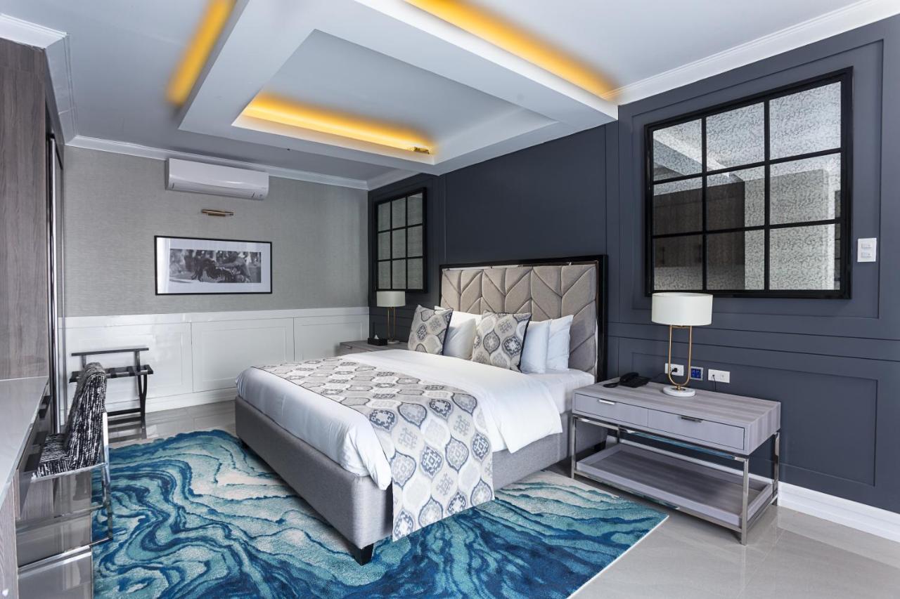 Stonehill Suites Баколод Экстерьер фото